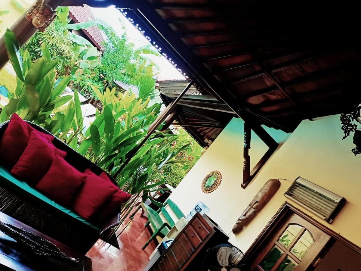 Villa Layang Bulan A Homey Guesthouse For Men Near The Beach In North Kuta Denpasar  Luaran gambar