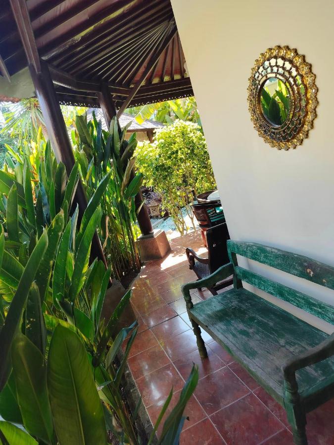 Villa Layang Bulan A Homey Guesthouse For Men Near The Beach In North Kuta Denpasar  Luaran gambar